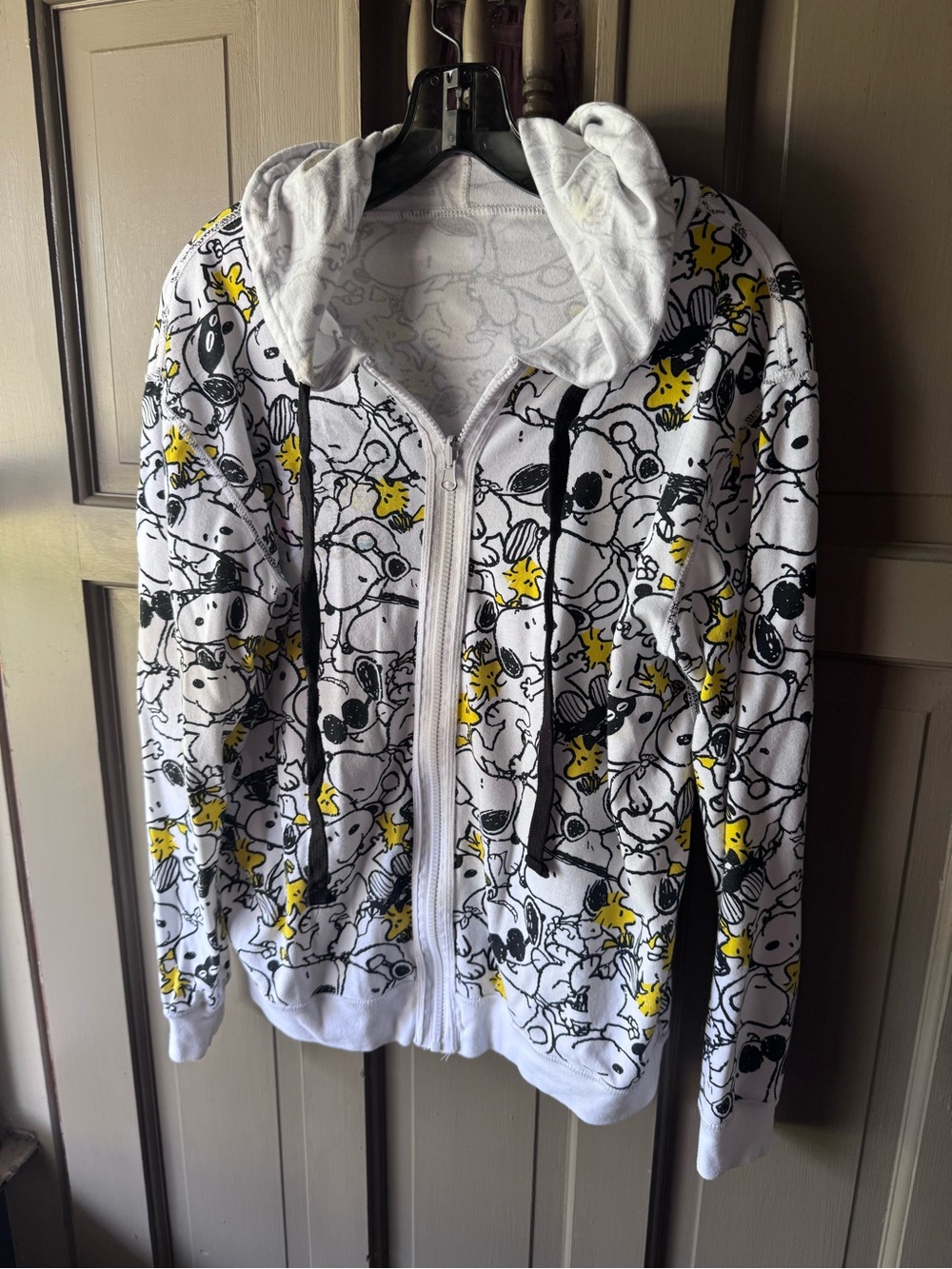 WomensPeanuts 2pc set shirt & Jacket White Black & Yellow Cartoon Zip-Up Hoodie